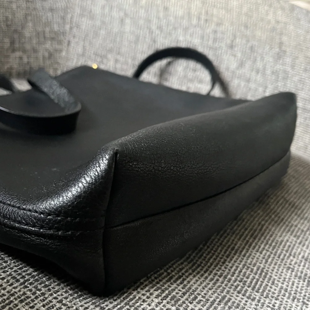 Madewell Crossbody Leather Zip-Up Medium Tote - Picture 12 of 16